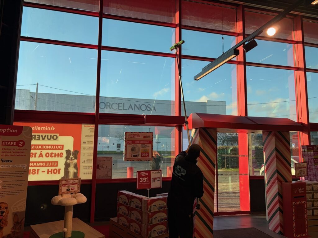 nettoyage des vitres magasin Portet